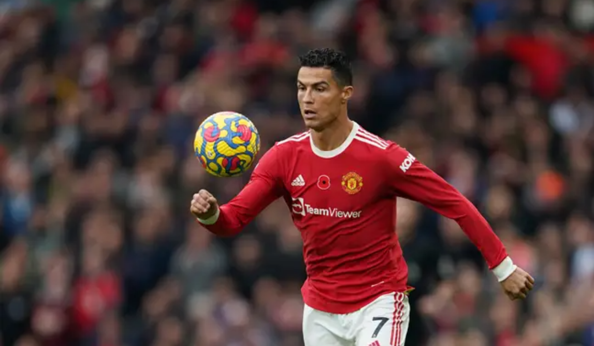Cristiano Ronaldo strikes as Manchester United climb back into top four